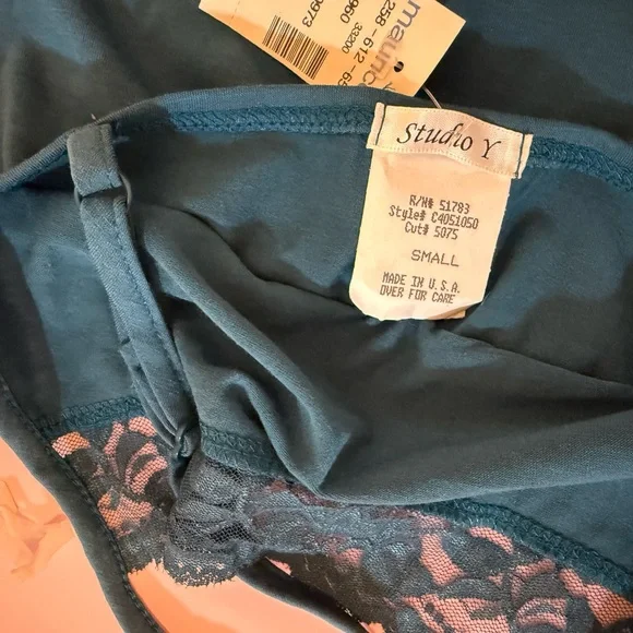 Maurice’s Tank Top - Picture 3 of 3